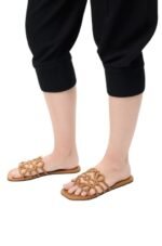 Loewe Petal Anagram slide Camel in soft calfskin - Image 2